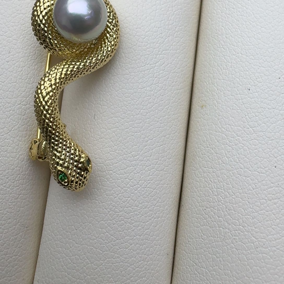 海水珍珠胸饰合金