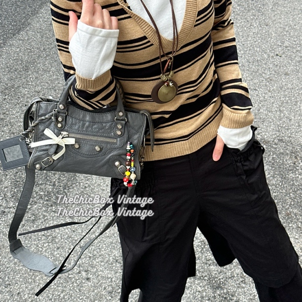95新 Balenciaga/巴黎世家 只盒/Balenciaga大象灰银钉mini机车包
