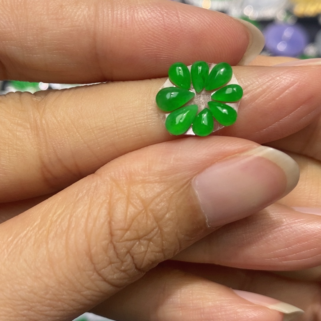 翡翠未镶嵌颈饰缅甸