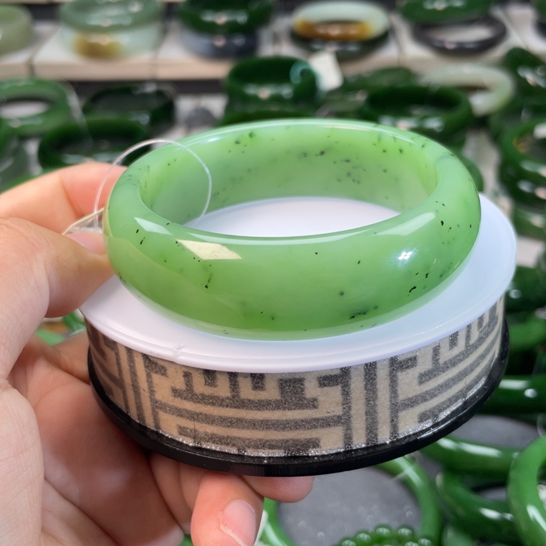 和田玉（碧玉）手镯未镶嵌