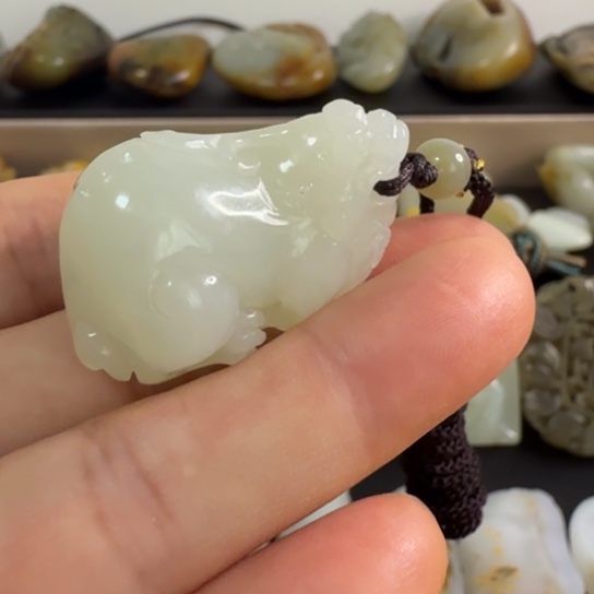 颈饰未镶嵌和田玉（白玉）