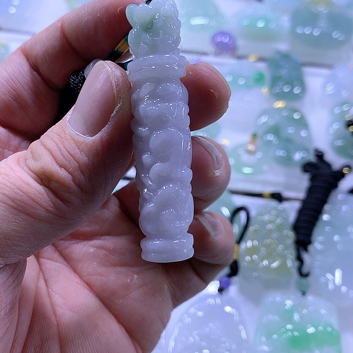 翡翠颈饰未镶嵌天然翡翠A货吊坠