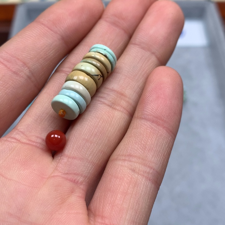 南红玛瑙配饰未镶嵌