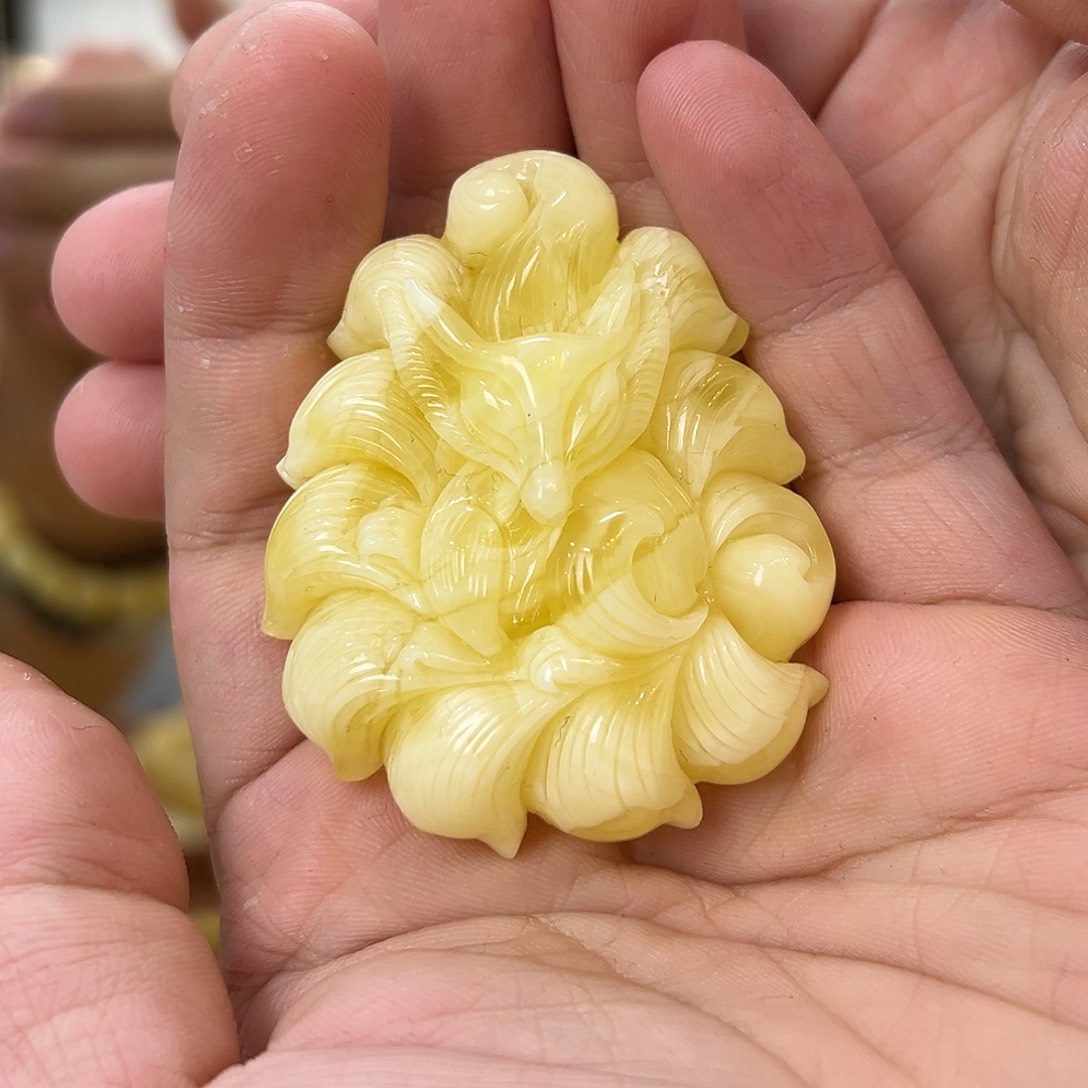 琥珀珠宝奇石未镶嵌