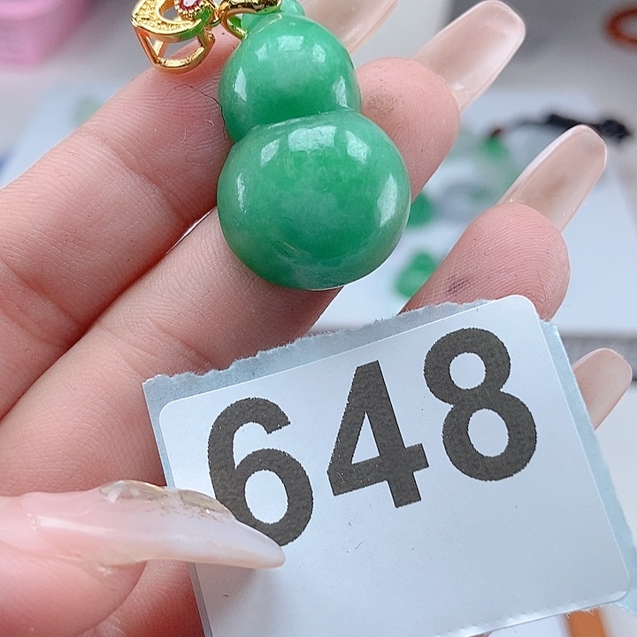 翡翠手链未镶嵌吊坠