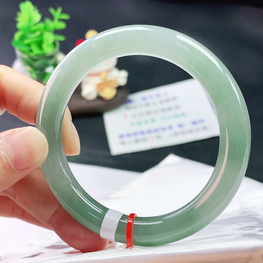 翡翠手镯未镶嵌54圆