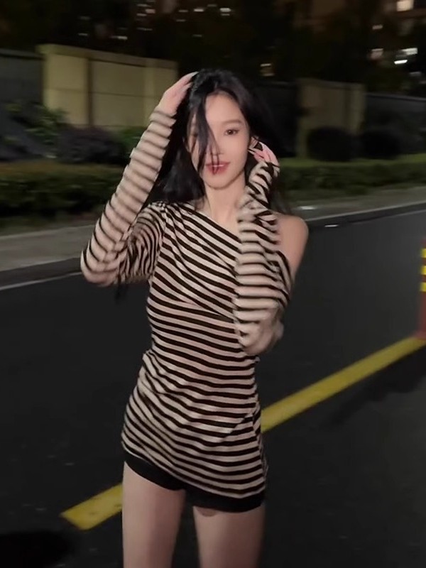撞色条纹斜肩长袖上衣女2025春法式复古小众设计感夏季防晒打底衫