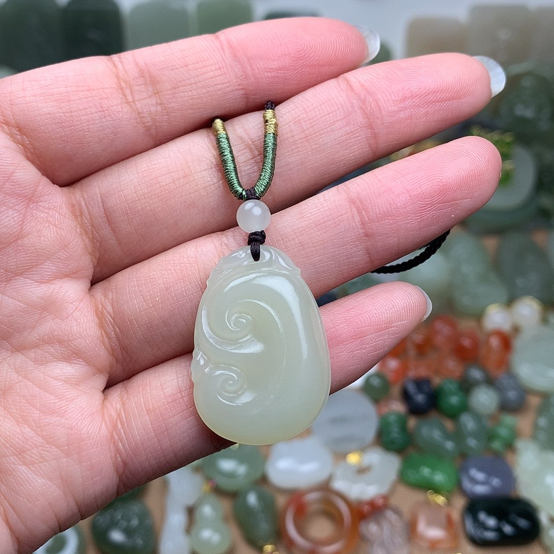 和田玉吊坠未镶嵌