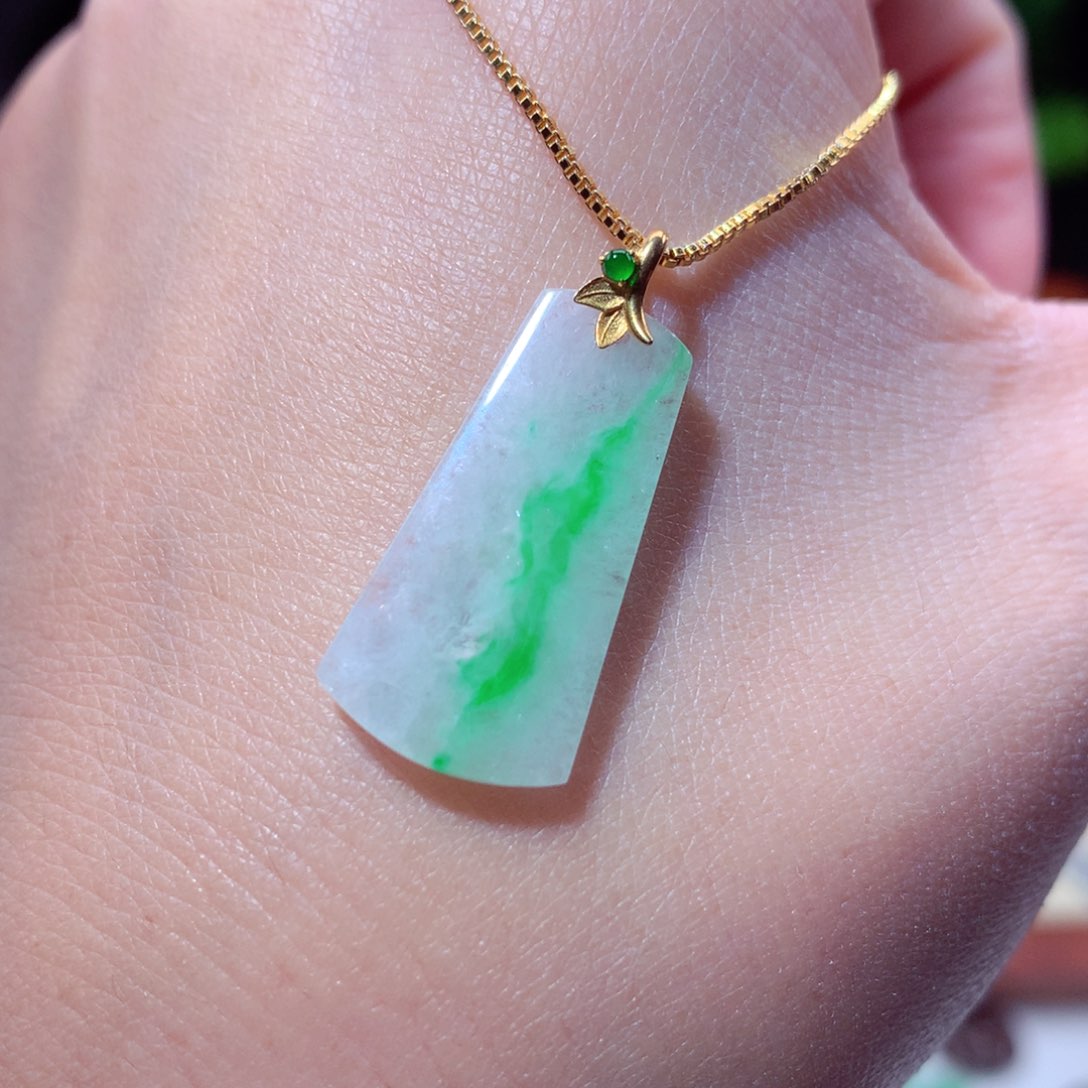 翡翠吊坠(不含链)18K金镶嵌