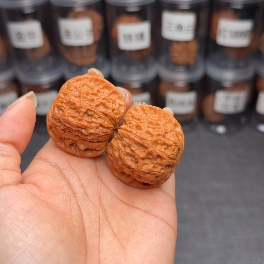文玩核桃把件血麒麟