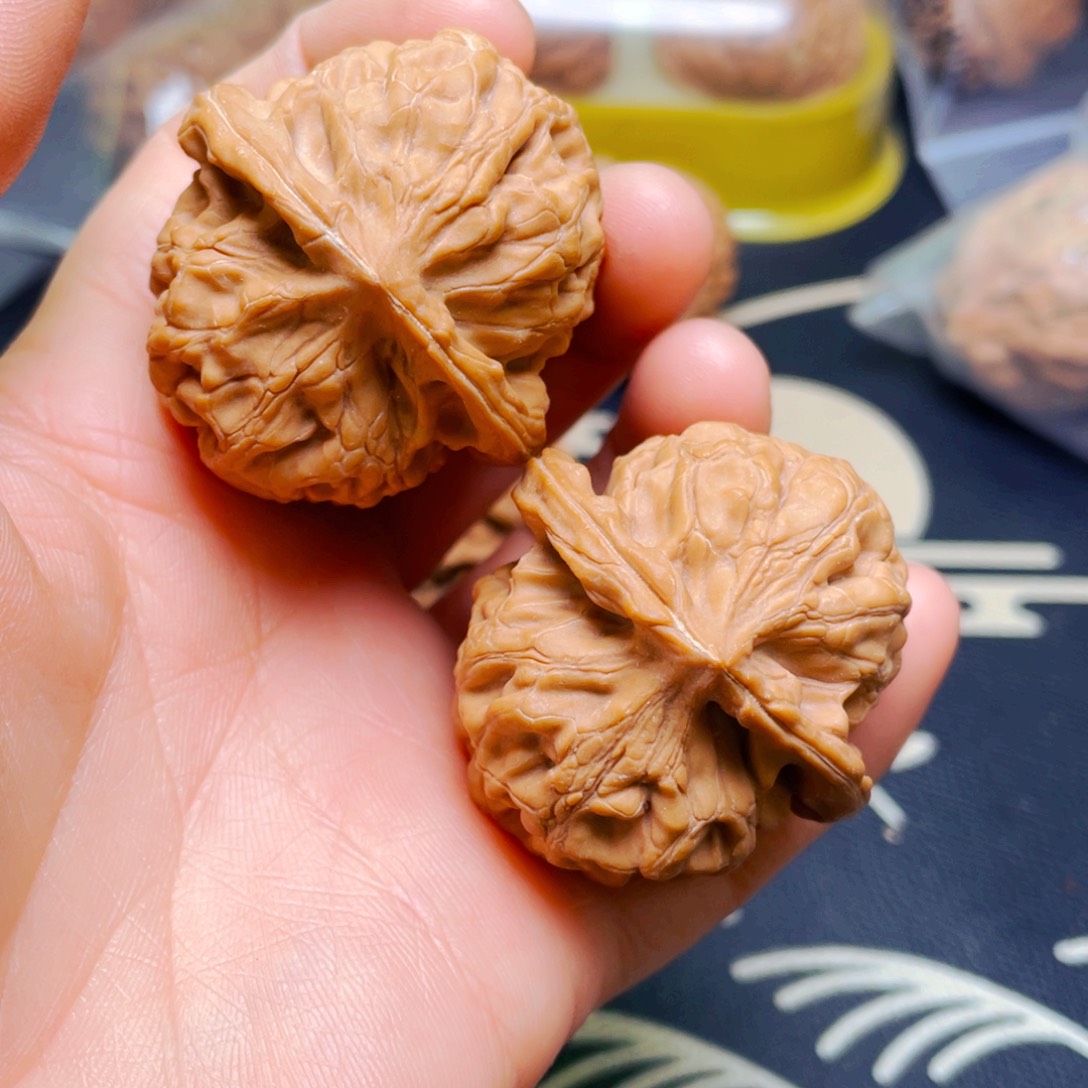 吊坠文玩核桃核欢一对