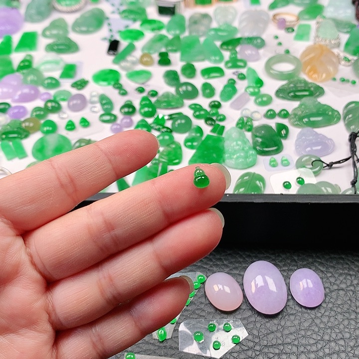 翡翠颈饰未镶嵌翡翠