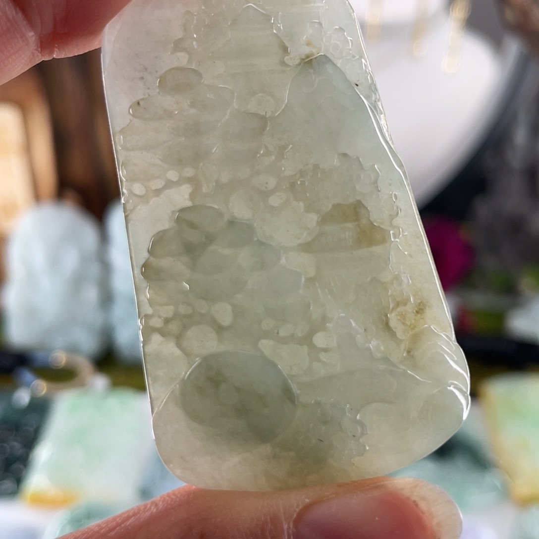 翡翠颈饰未镶嵌山水牌