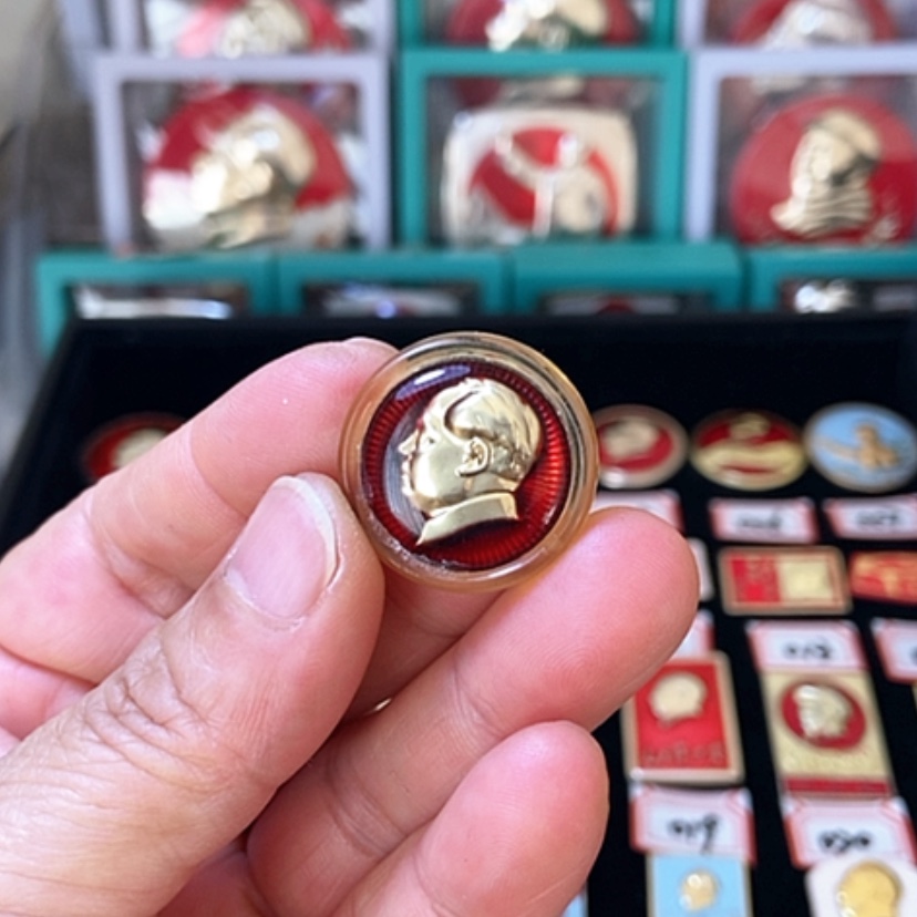 【闪购商品】其他普通金属豹*六七十年代的一枚章