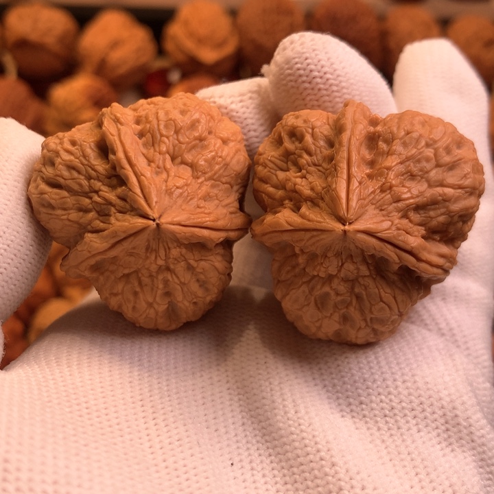 文玩核桃吊坠25哦哦哦