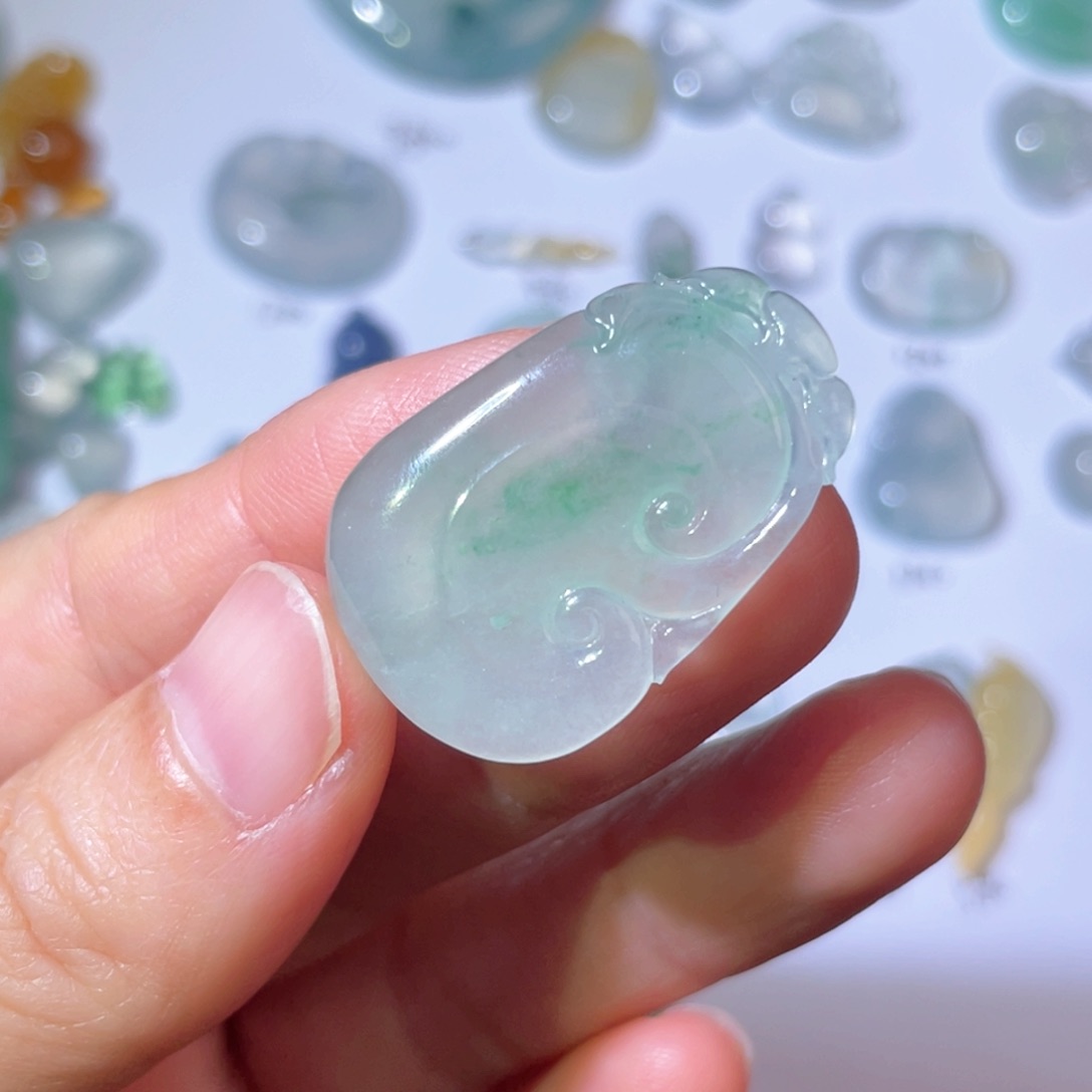 翡翠颈饰未镶嵌天然缅甸翡翠如意