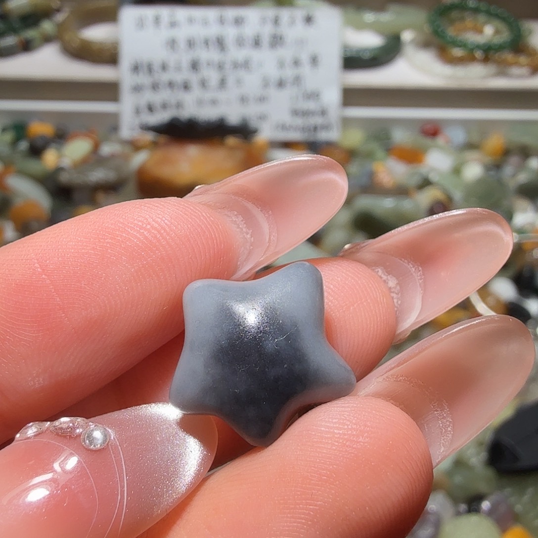 和田玉未镶嵌珠宝奇石包容