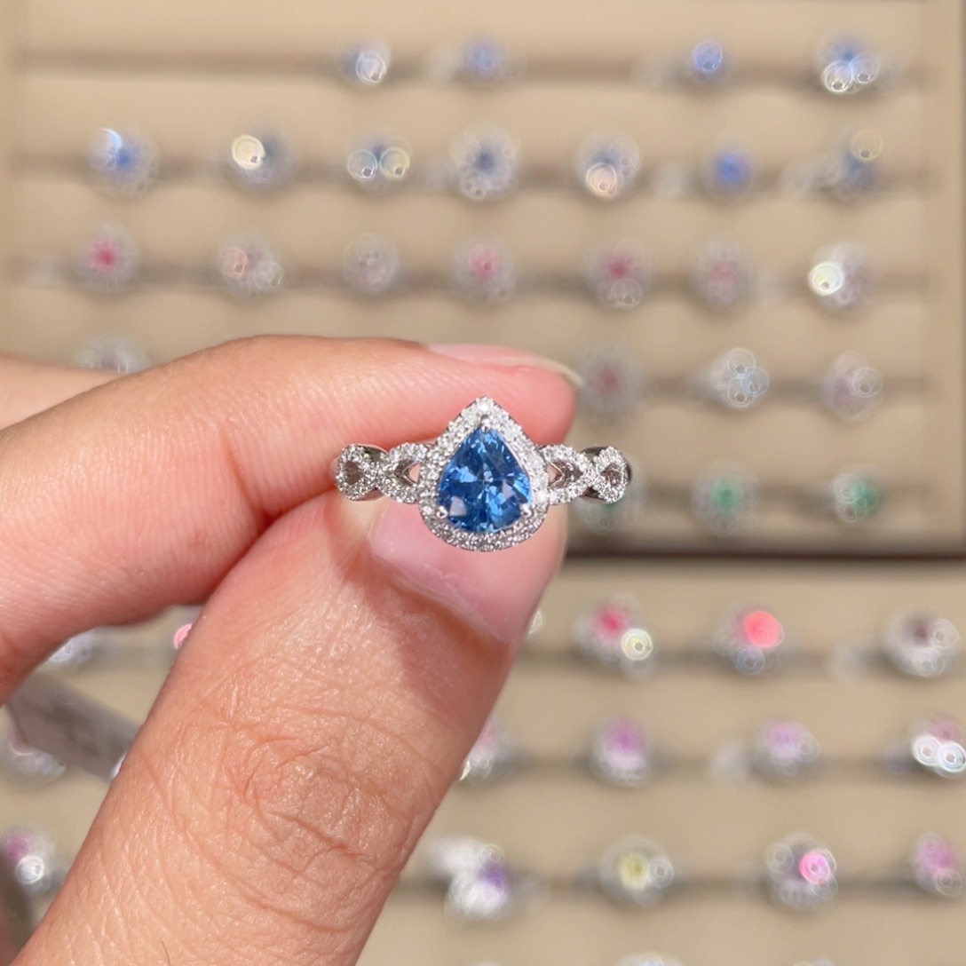 蓝宝石戒指18K金镶嵌1.03ct