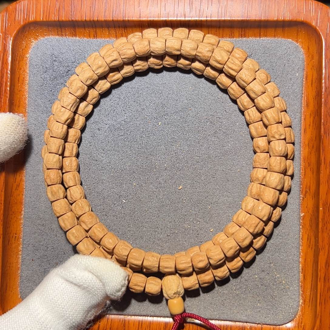 吊坠柏香籽/百香籽红油皮方块顺6.9