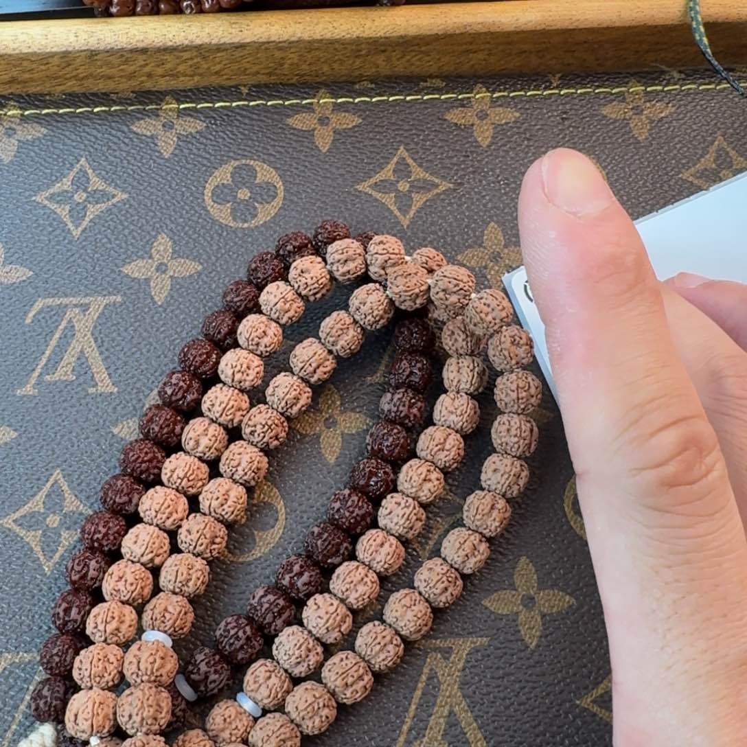 金刚菩提手串老树梅花10小毕业手持