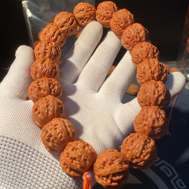 文玩核桃手串……26