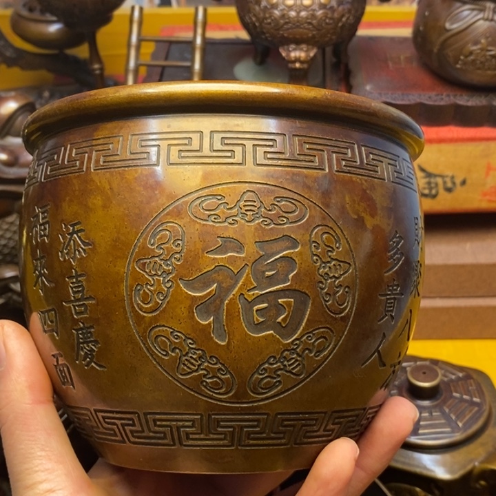 铜器摆件做工精良