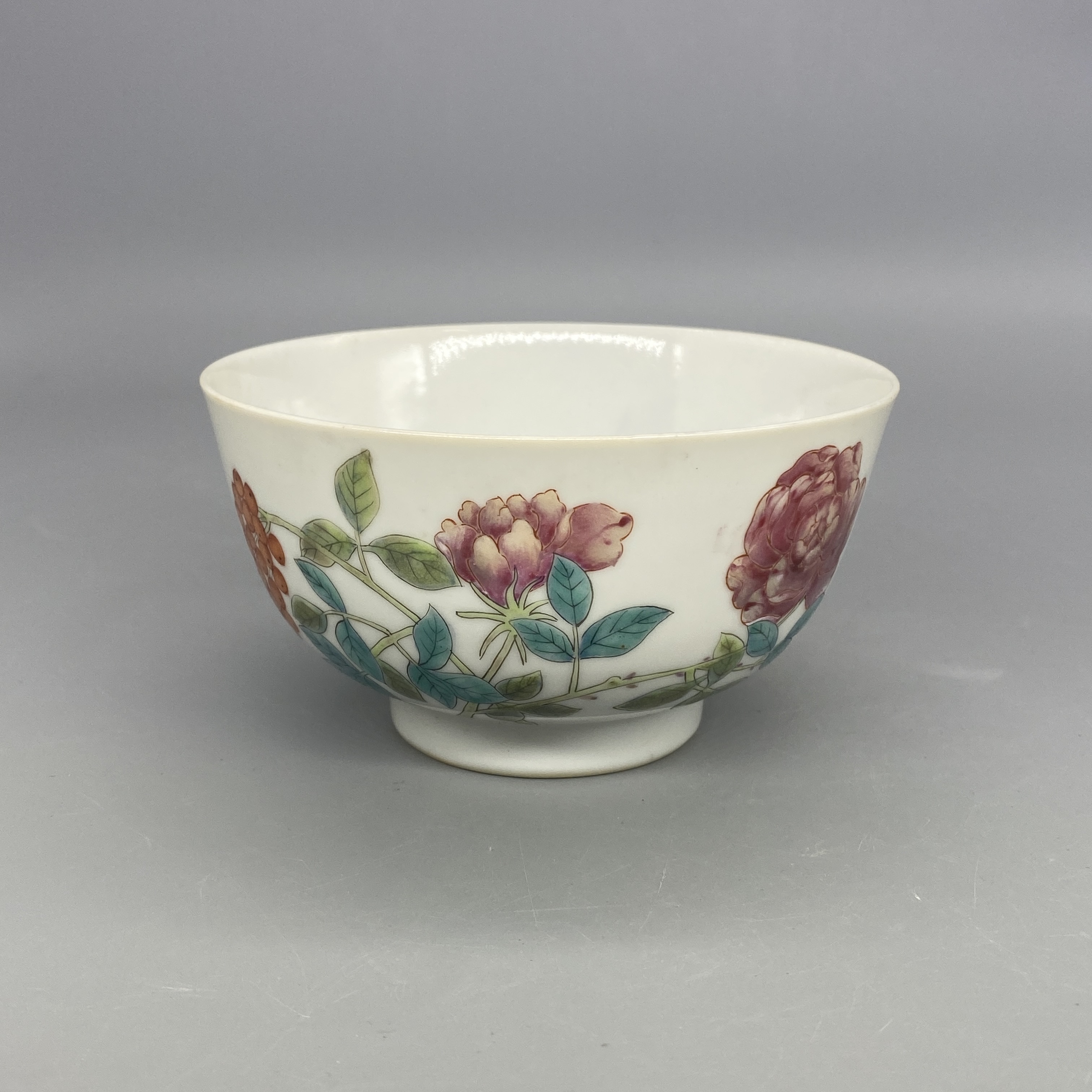 42501008*清末粉彩花卉纹碗/瓷器四/江苏省文物总店