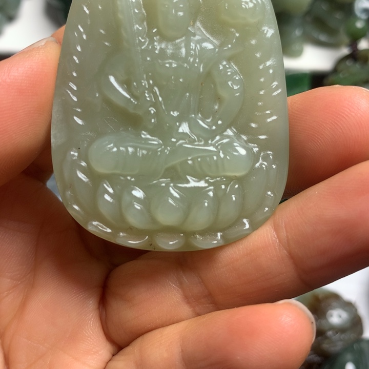 秋***哥和田玉未镶嵌颈饰