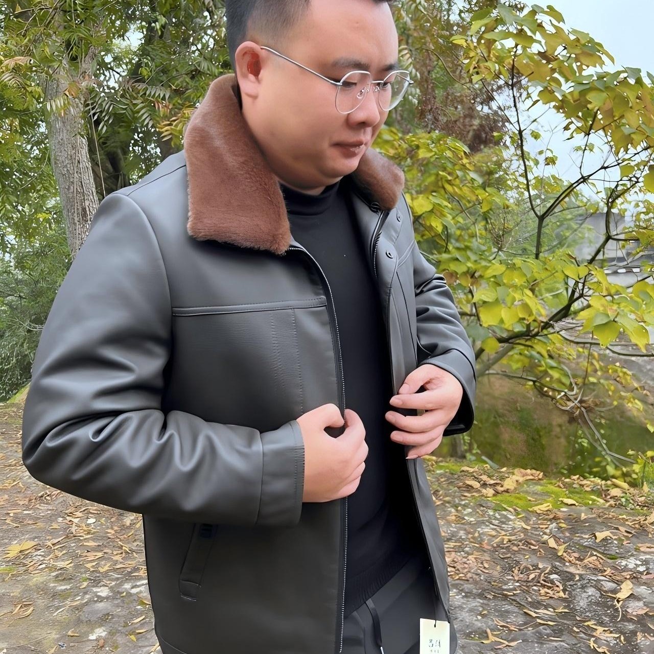 宽松型全脱内胆男士中老年上装秋冬保暖加厚翻领皮衣（8805）