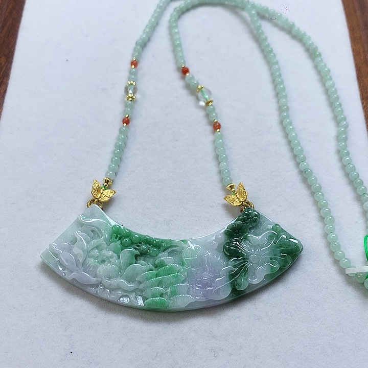 翡翠颈饰未镶嵌吊坠