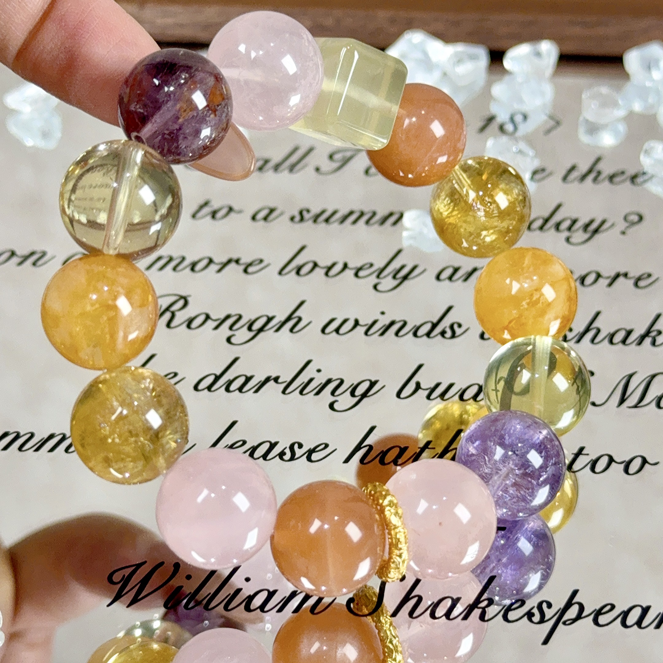 【遇上彩虹】天然水晶多宝设计款手串