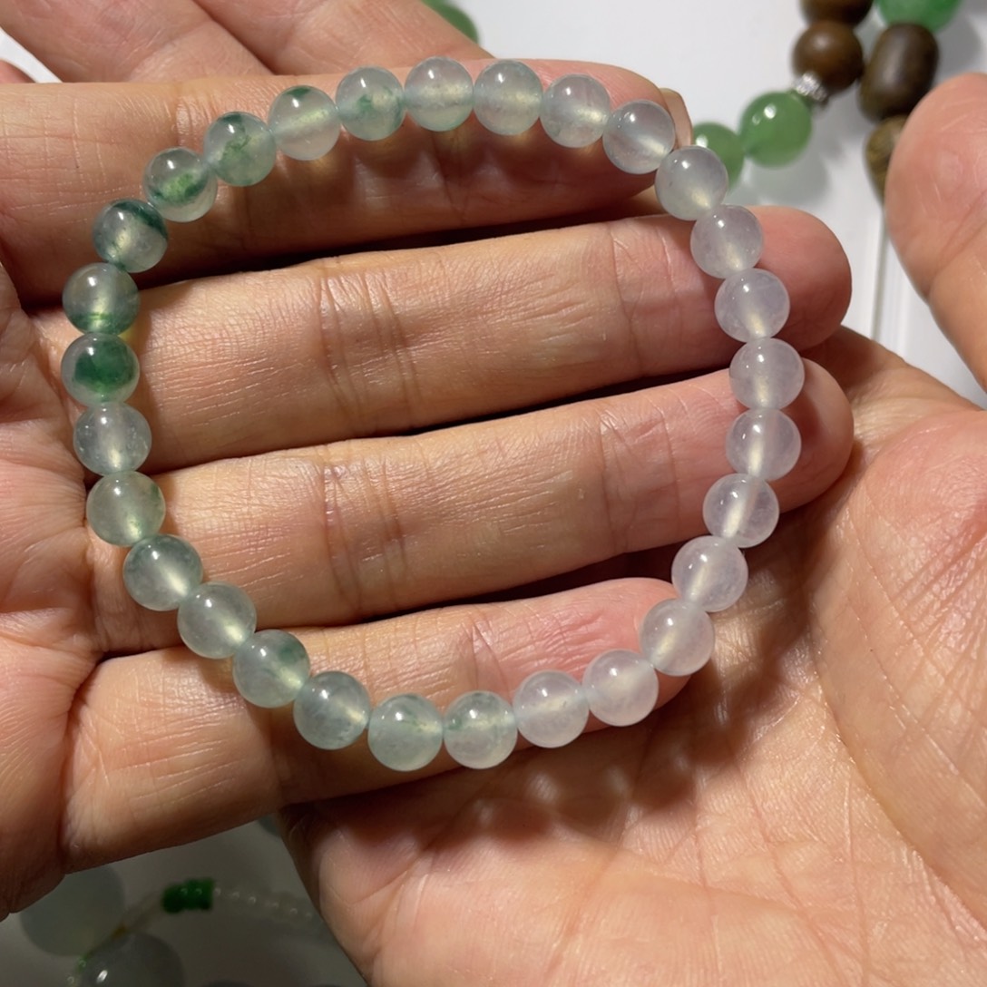 翡翠颈饰未镶嵌珠串