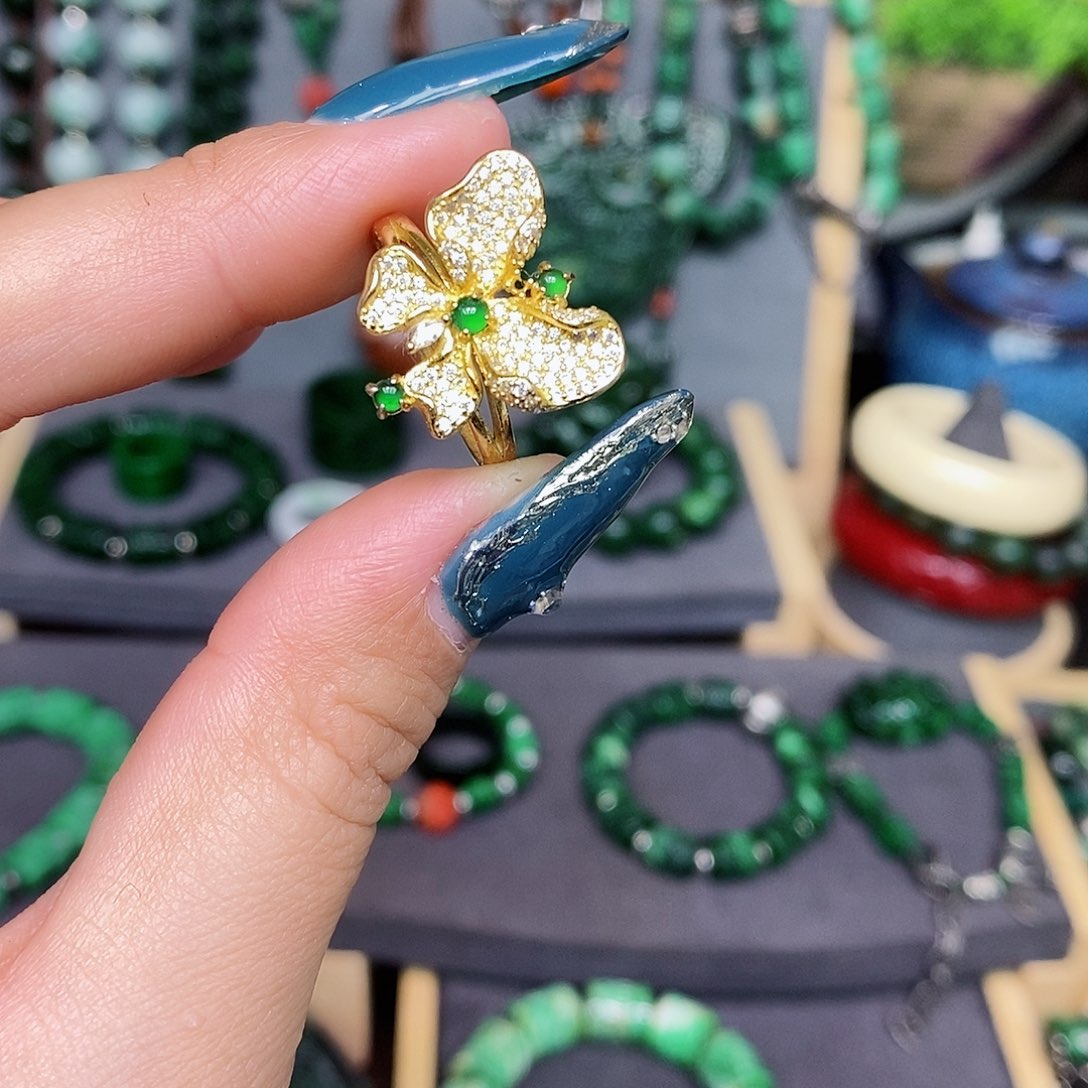 翡翠戒指银S925镶嵌漂亮美眉