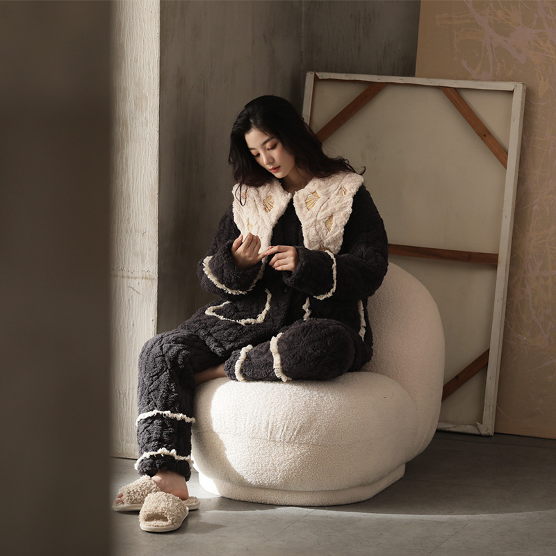 冬季三层夹棉加厚保暖睡衣女大翻领刺绣可外穿法式宽松家居服套装