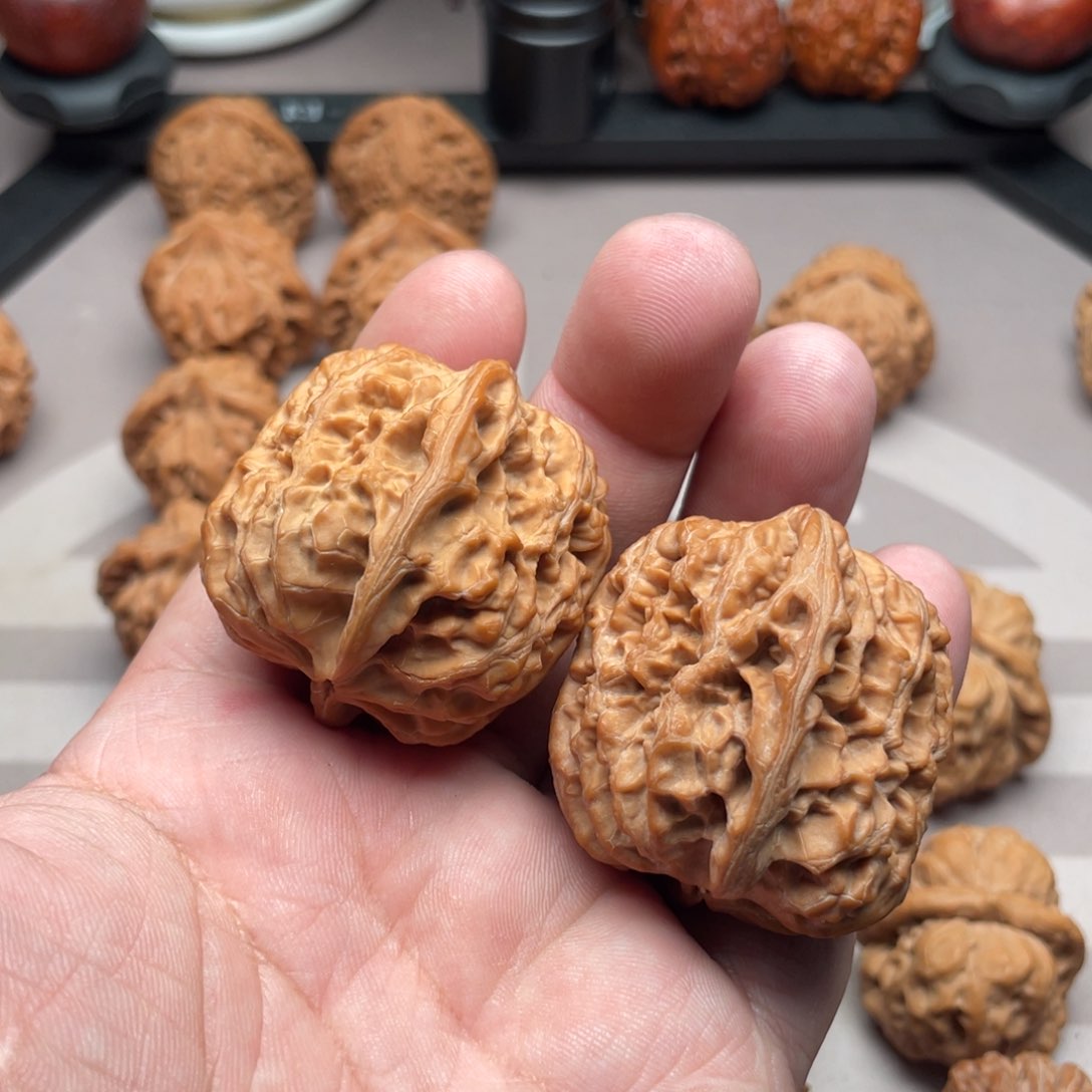 文玩核桃吊坠油**椒西北