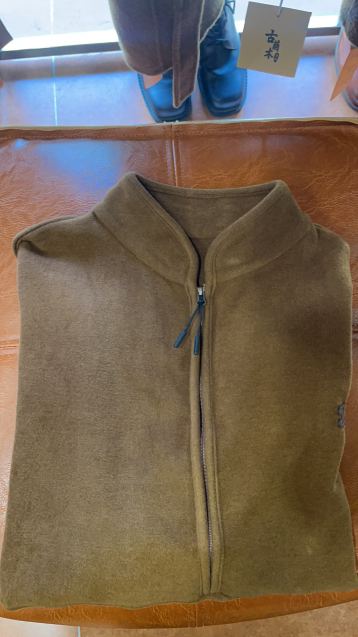 焦糖色双面绒立领简约百搭小衫