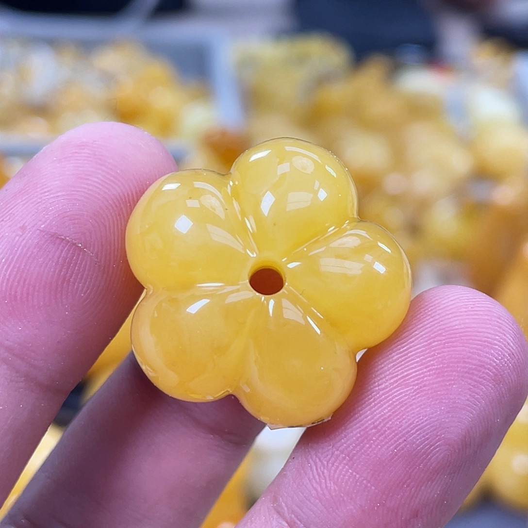 琥珀未镶嵌裸石琥珀