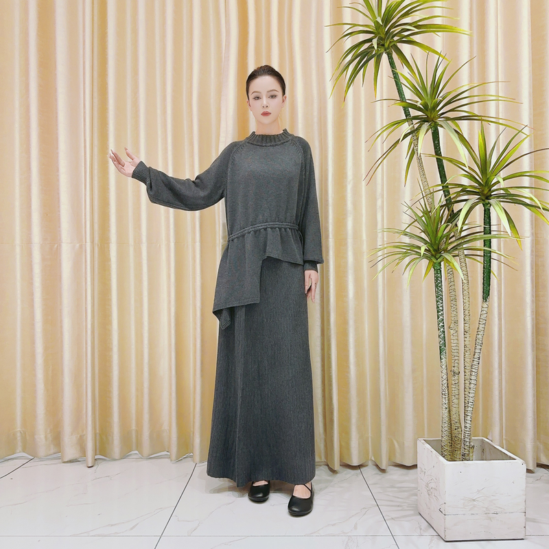 9888灰色不规则设计气质秋冬长款提花轻奢针织两件套