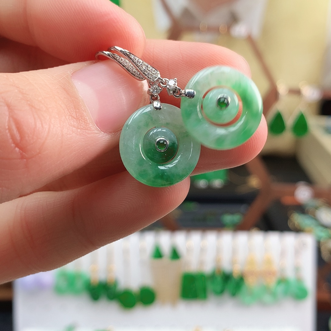 翡翠耳饰18K金镶嵌耳饰