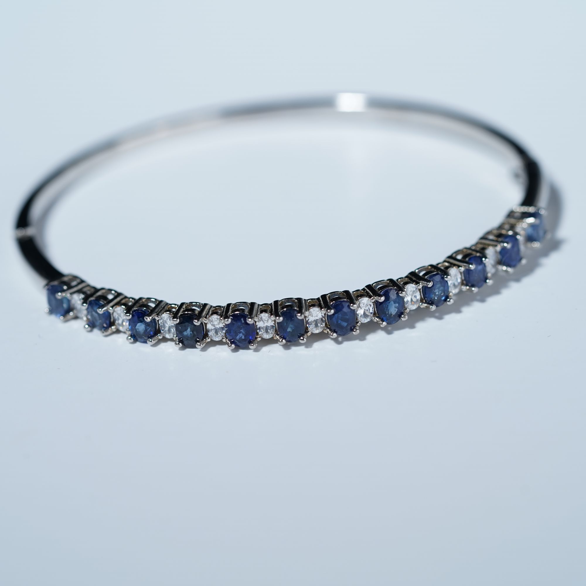 JSLBZ0413-蓝宝石手镯（30分左右）