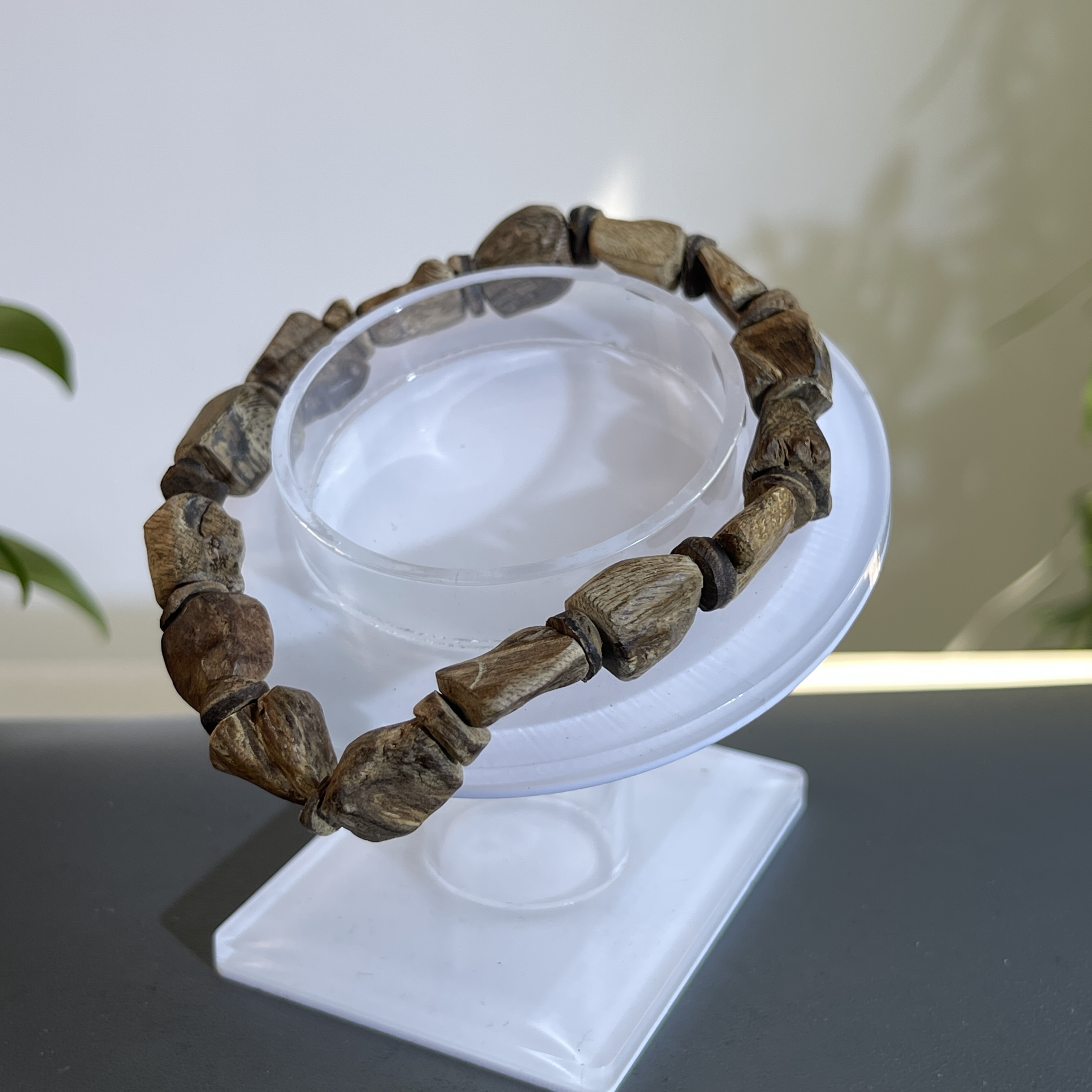 JZY16-127  沉水越南老惠安随行手串  约：15颗*10*11*5mm   8.9g