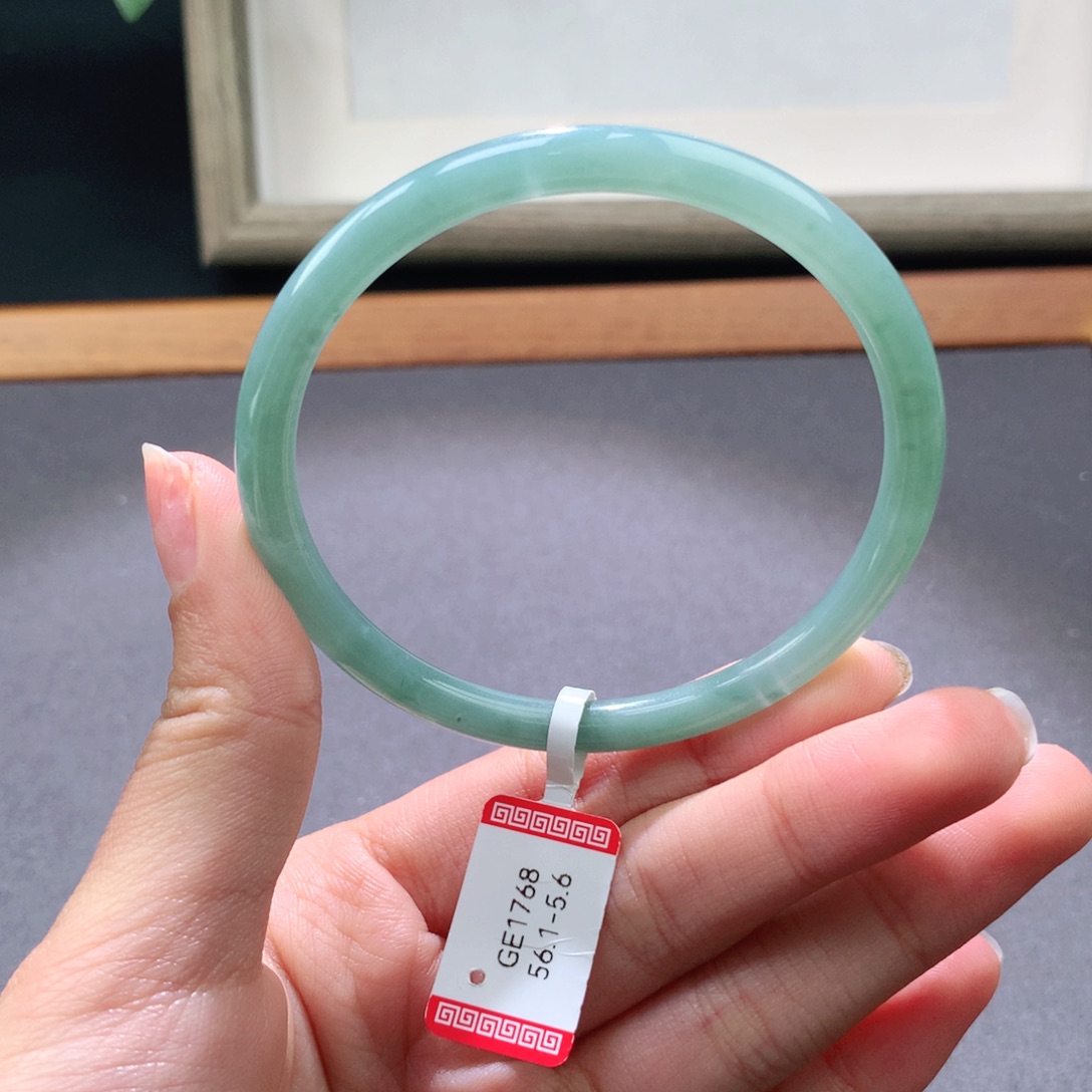 翡翠手镯未镶嵌天然翡翠手镯叮当镯