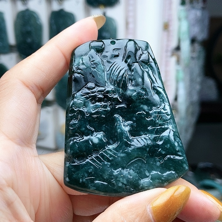 翡翠未镶嵌颈饰翡翠