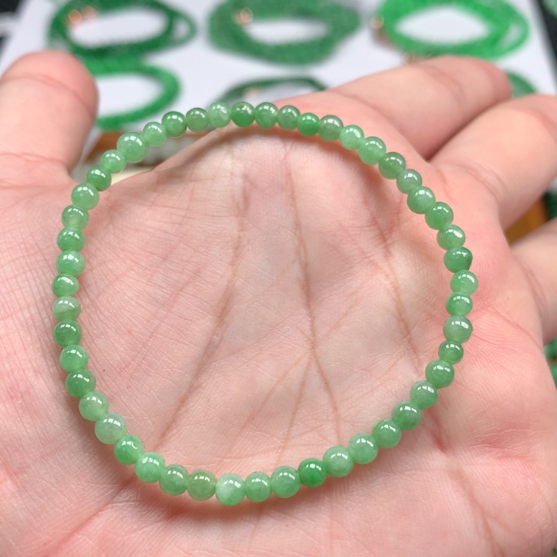 翡翠手链未镶嵌翡翠