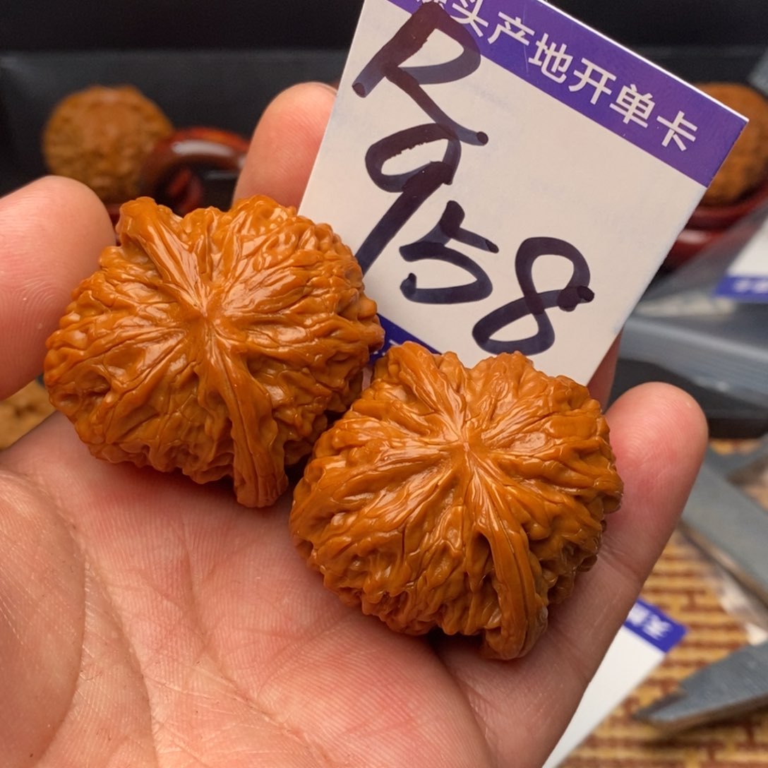吊坠文玩核桃磨盘狮子头41尺