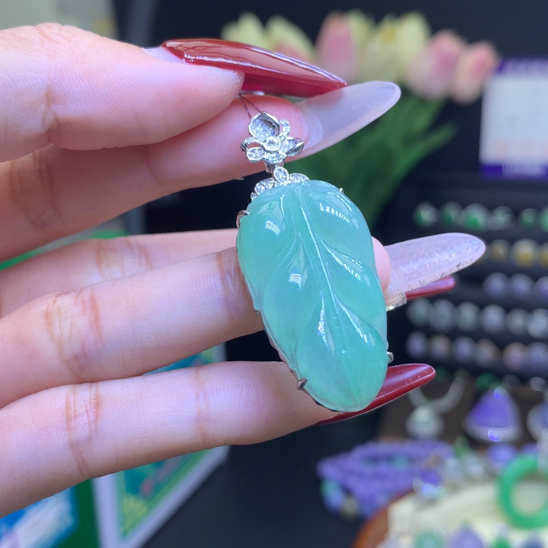 翡翠颈饰18K金镶嵌天然