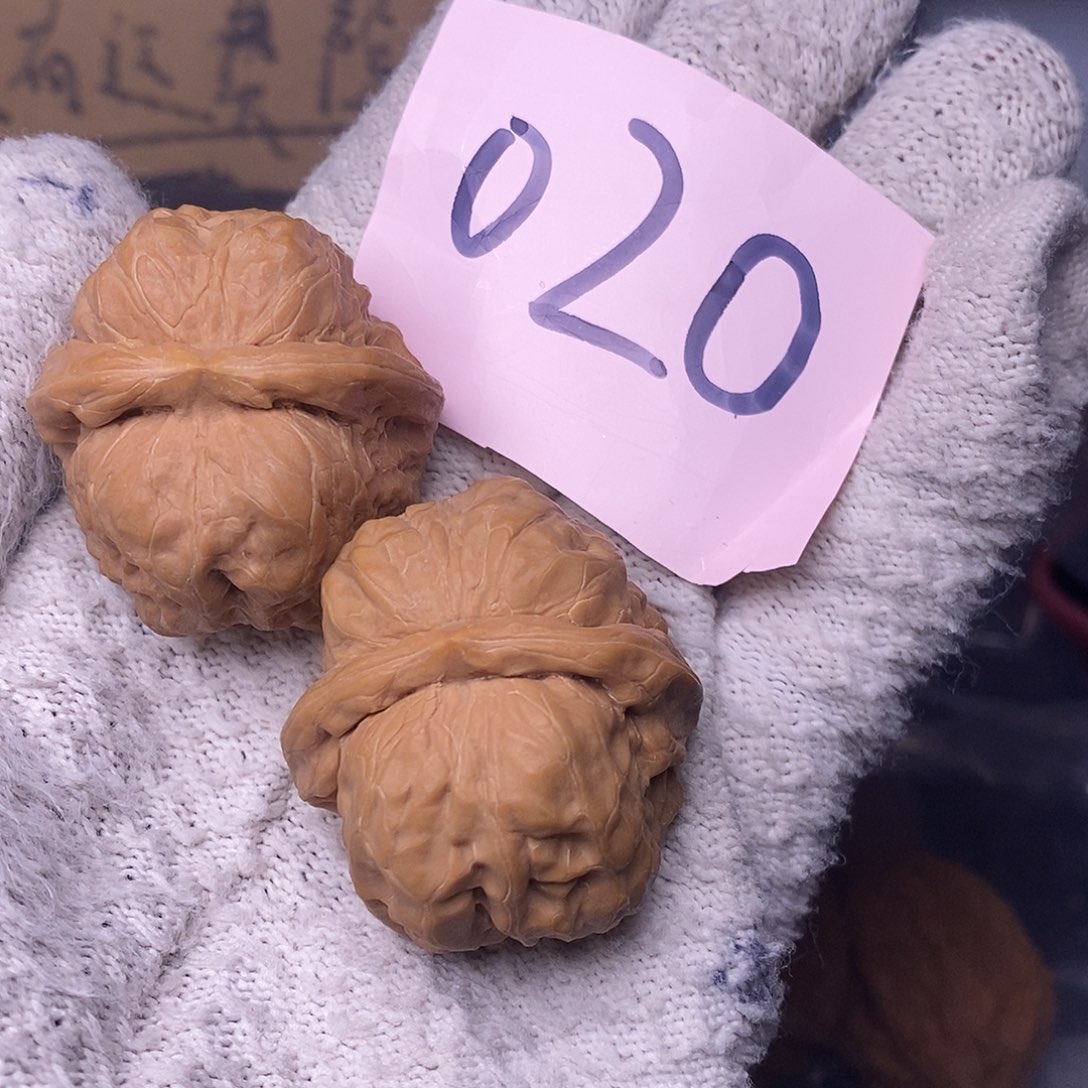 桃核把件小*八头核桃