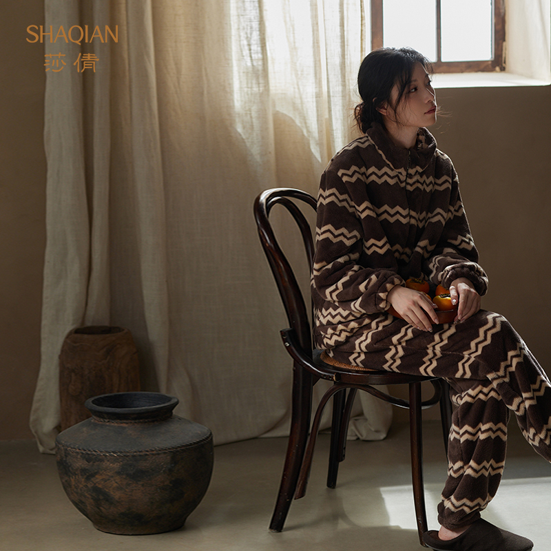 莎倩秋冬新款云绒睡衣女士拉链立领套装加厚珊瑚绒保暖外穿家居服