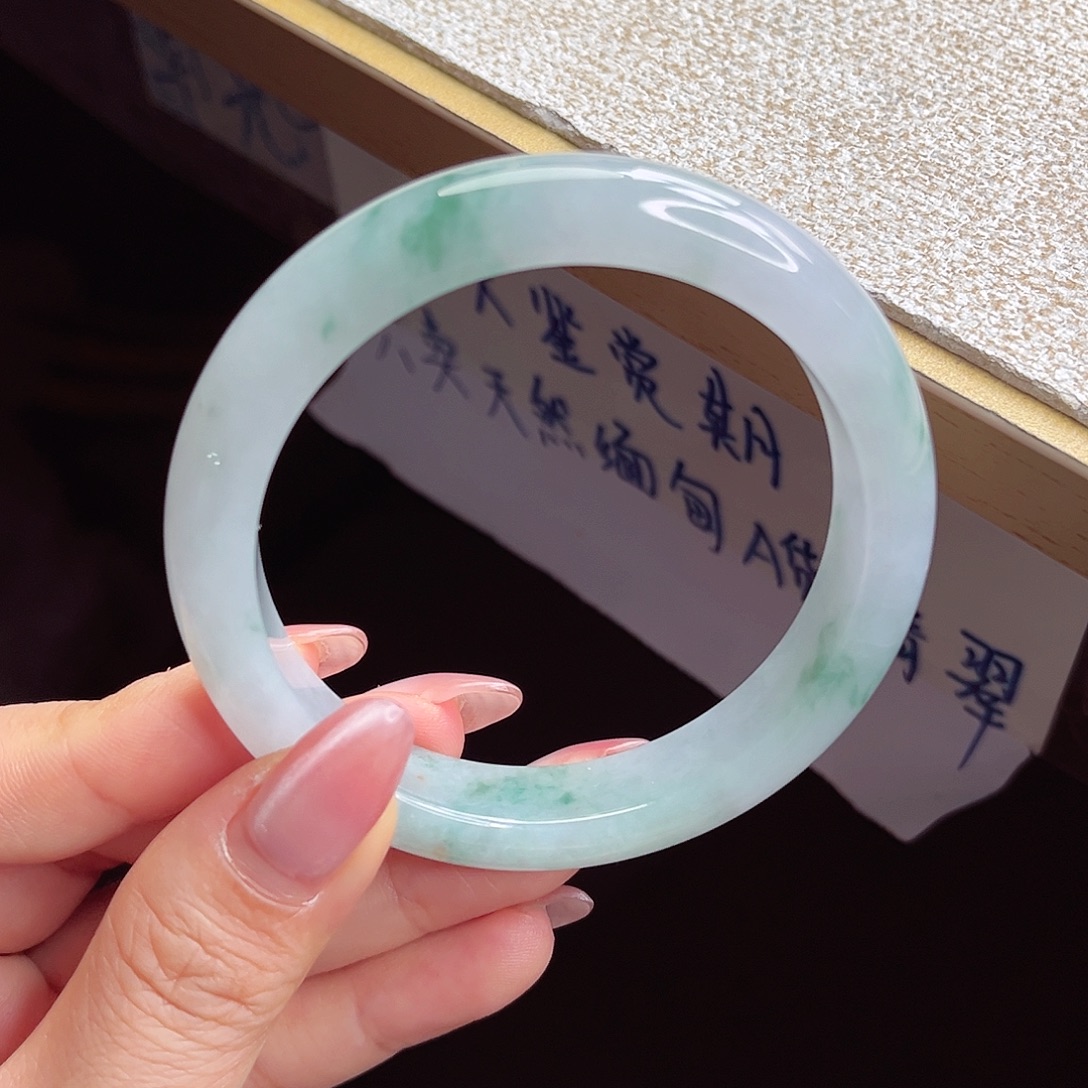 翡翠未镶嵌手镯手镯