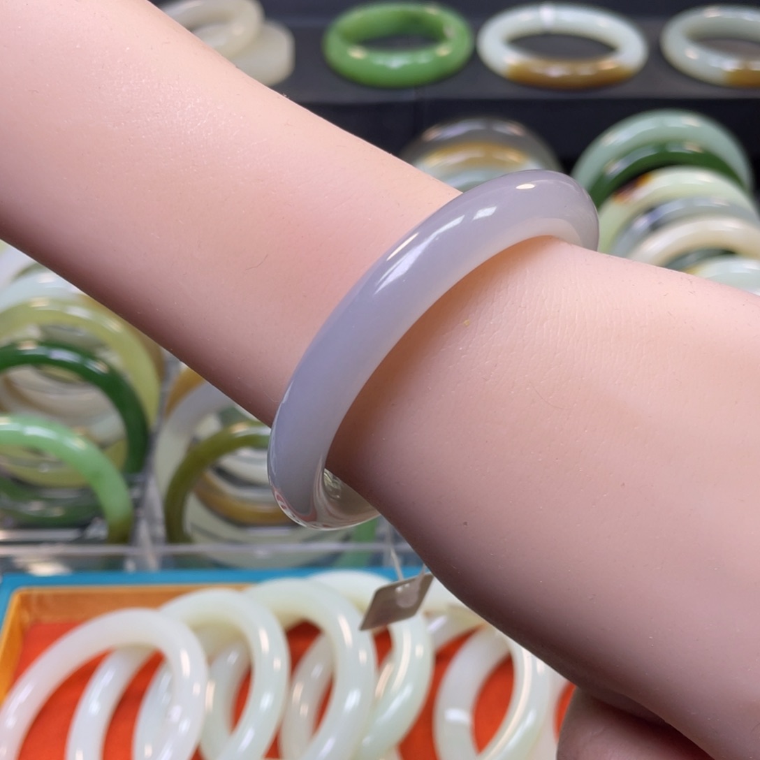 和田玉手镯未镶嵌52